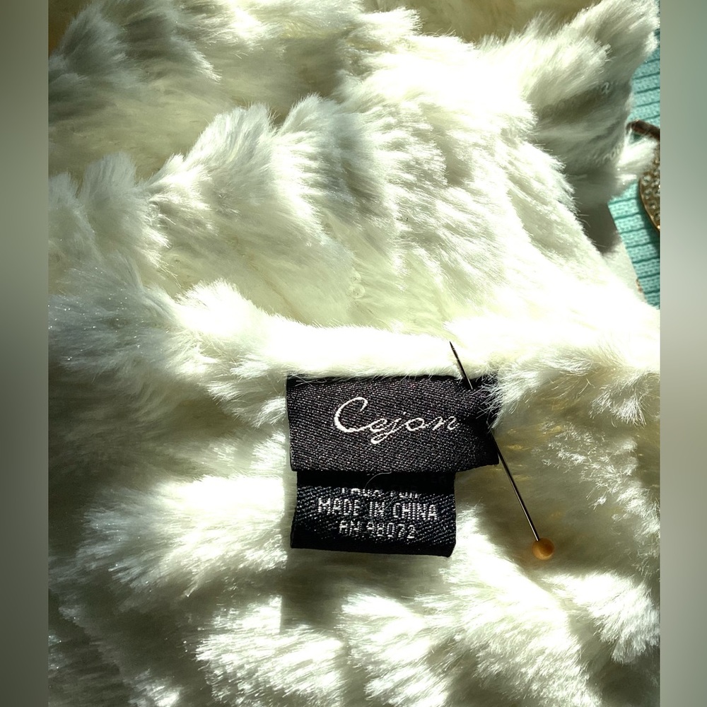 Cejon Shiny And Fluffy Soft Scarf. - image 5